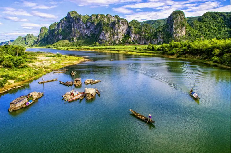 Quảng Bình là một tỉnh nằm ở vùng Bắc Trung Bộ