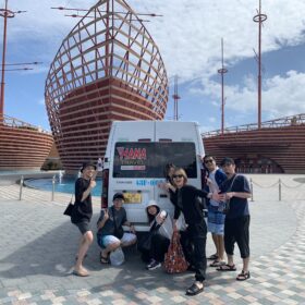 khách hàng thuê xe tại Hana Travel