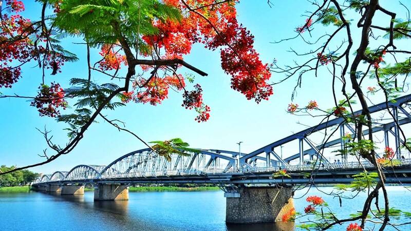 Cầu Tràng Tiền Huế – Điểm checkin phải đến khi du lịch Huế