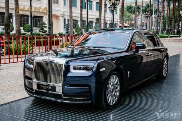 Xe Rolls Royce là biểu tượng của sự sang trọng và đẳng cấp,