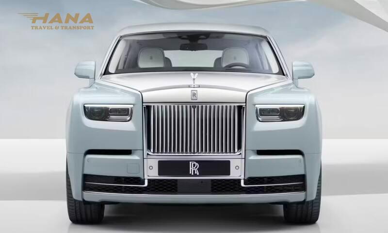 Rolls-Royce, với thiết kế sang trọng, đẳng cấp và sự tinh tế vượt thời gian