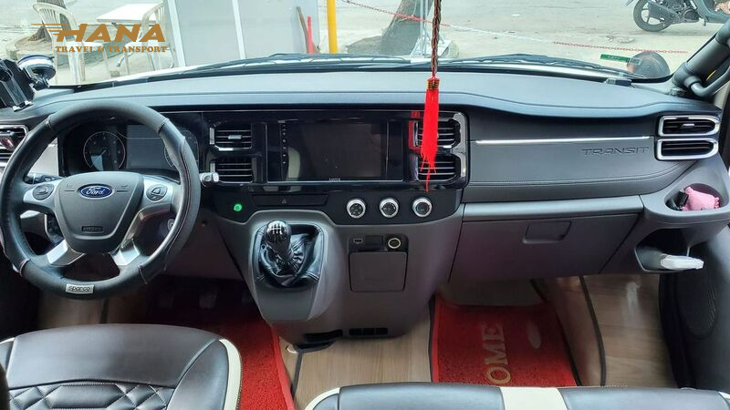 Nội thất của xe Ford Transit có đầy đủ tiện nghi
