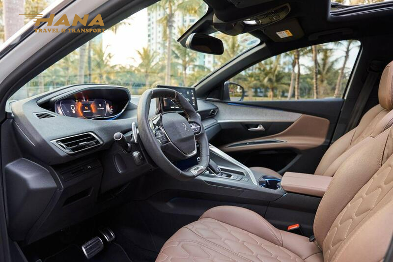 Peugeot 5008 là dòng xe 7 chỗ sở hữu nội thất bắt mắt, sang trọng