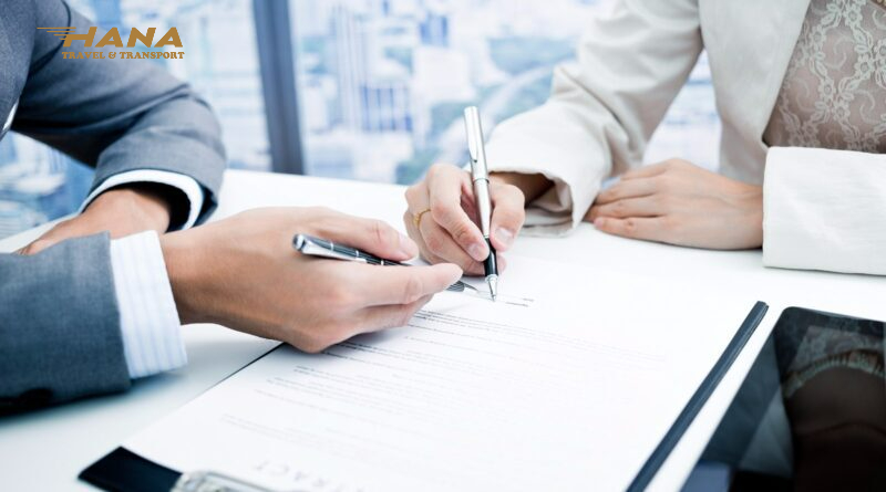 Kiểm tra các điều khoản trong hợp đồng trước khi quyết định thuê xe