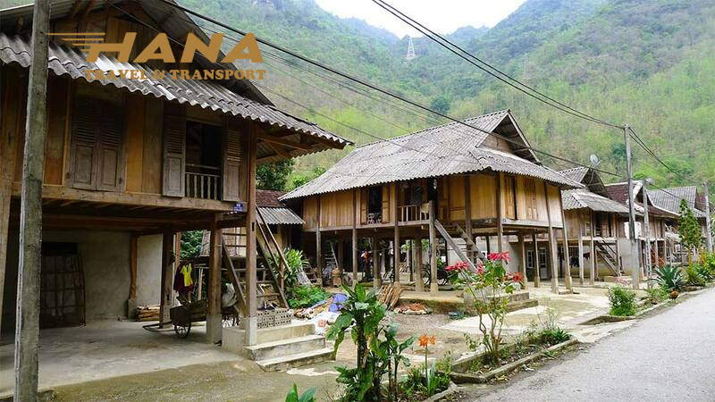 Bản Lác – Bản Poom Coọng nơi sinh sống của dân tộc thái