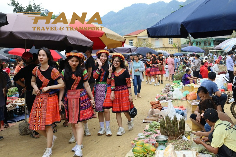 Chợ phiên Mai Châu nơi bán đủ loại thổ cậm và đồ dân tộc đẹp 