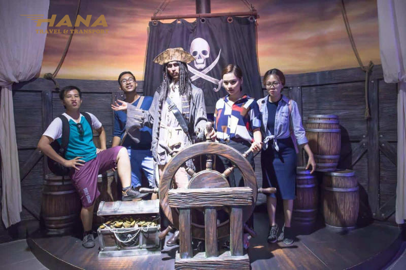 Sánh vai cùng ngôi sao Điện ảnh và Âm nhạc