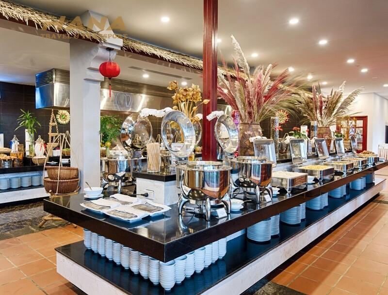 Ăn buffet ở Núi Thần Tài
