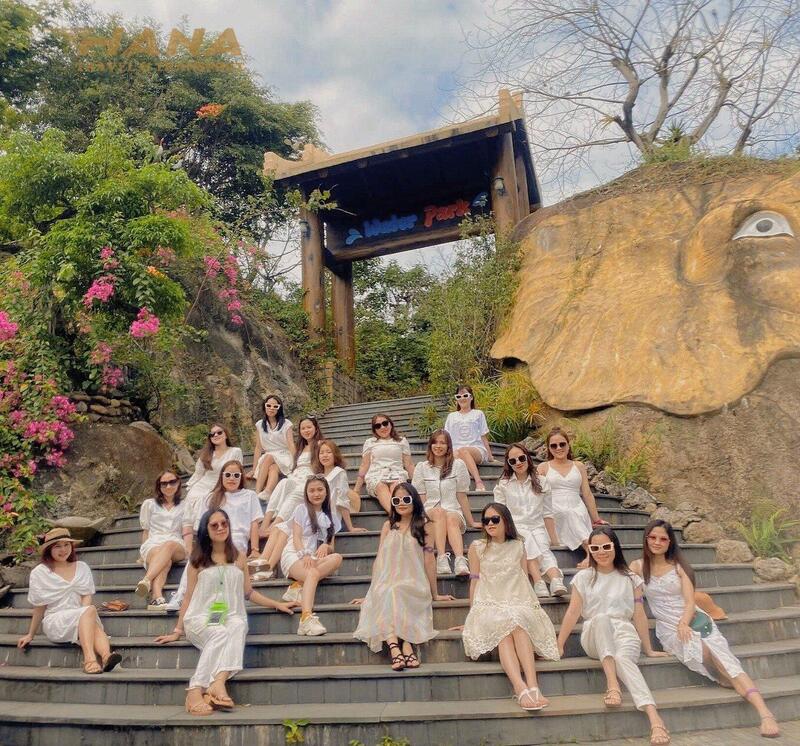 Chuẩn bị quần áo đẹp để checkin