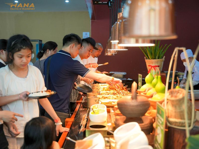 Bảng giá vé Buffet Vinpearl Nam Hội An cập nhật 2026