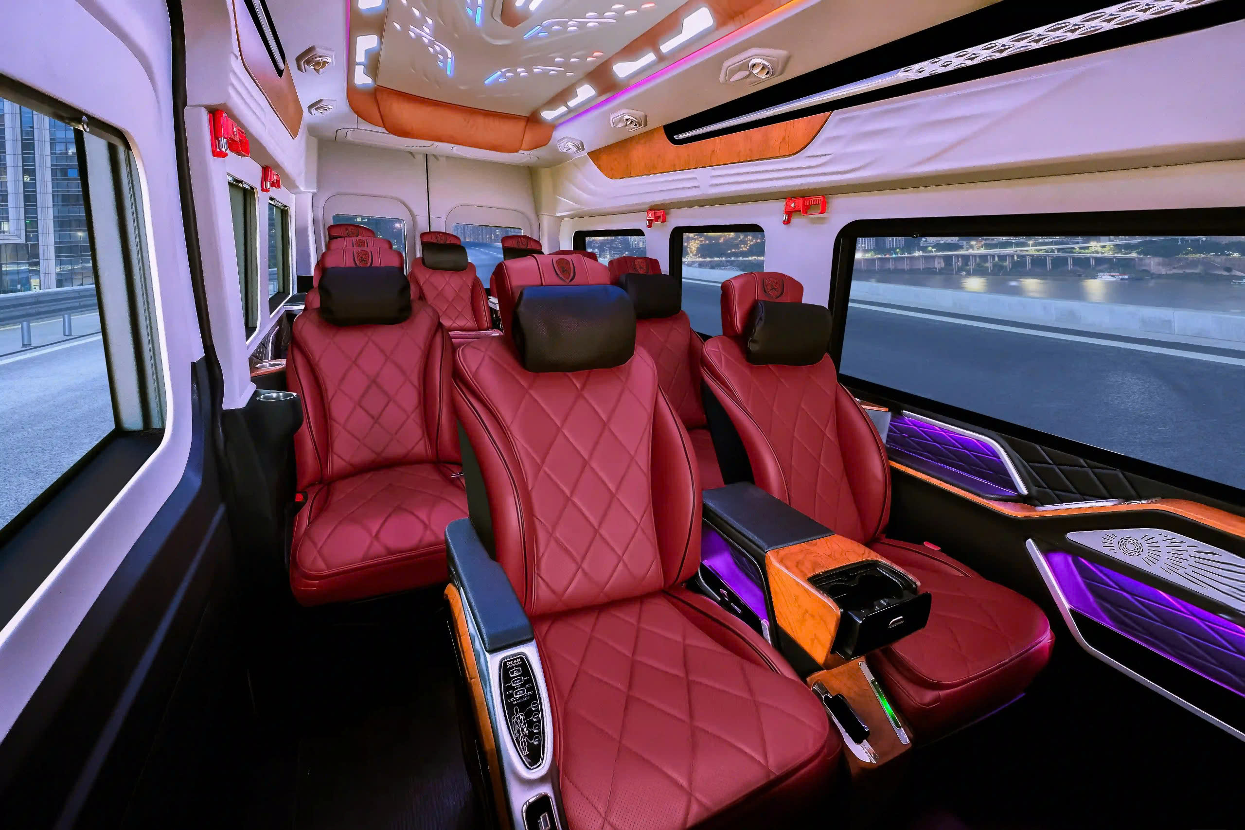 Hình ảnh xe Limousine tại Hana